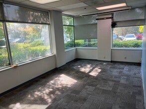 1011 SW Klickitat Way, Seattle, WA for lease Interior Photo- Image 1 of 7