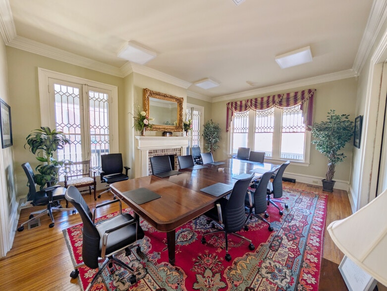 1117 Hillsborough St, Raleigh, NC for sale - Interior Photo - Image 3 of 8