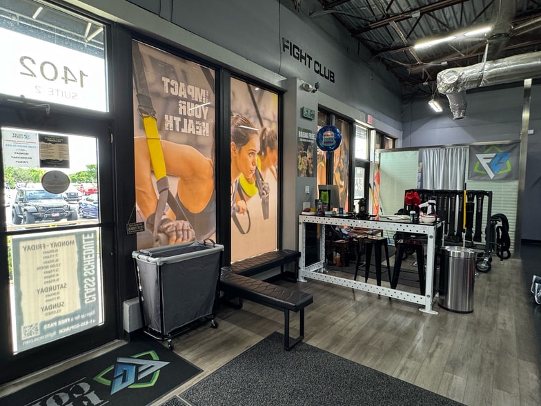 1402 S Del Prado Blvd, Cape Coral, FL for lease - Interior Photo - Image 3 of 7