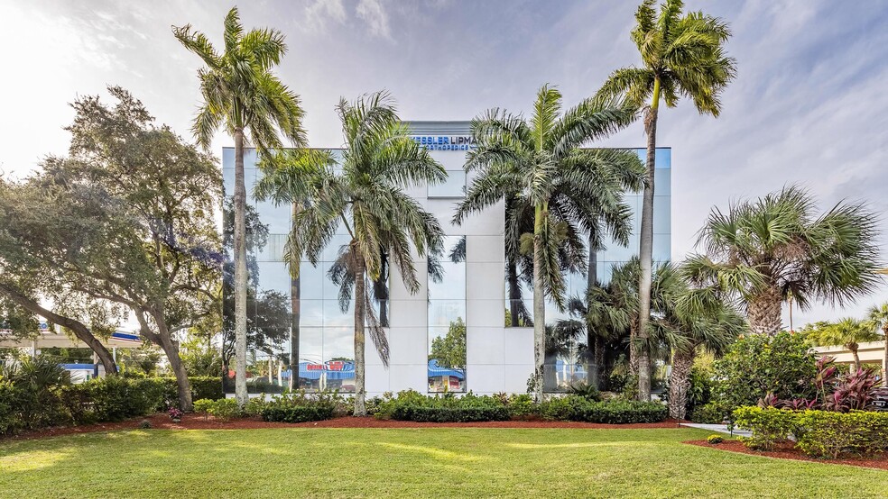 800 E Cypress Creek Rd, Fort Lauderdale, FL for lease - Building Photo - Image 2 of 3