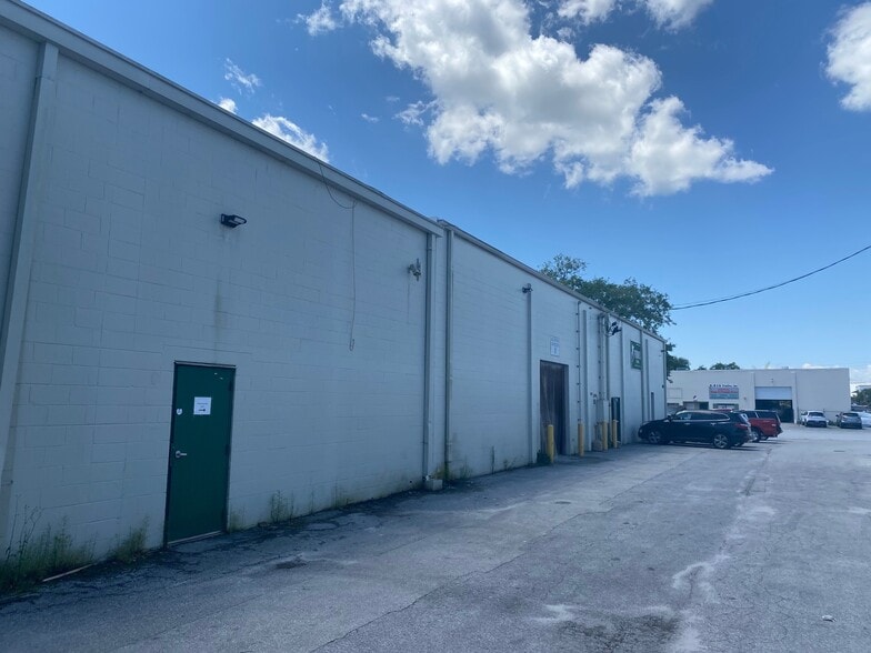 2481 Dinneen Ave, Orlando, FL for lease - Building Photo - Image 3 of 9