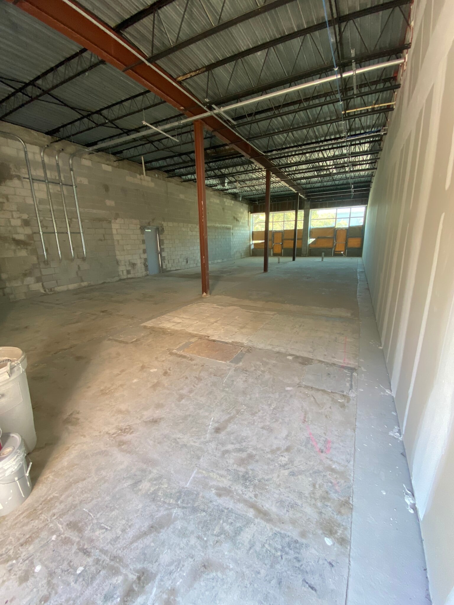 6424 Embassy Blvd, Port Richey, FL for lease Interior Photo- Image 1 of 3