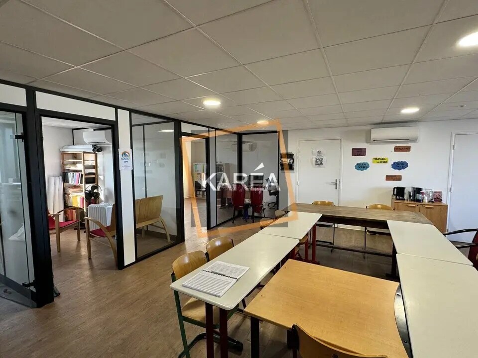 Office in Mareuil-lès-Meaux for lease Interior Photo- Image 1 of 6