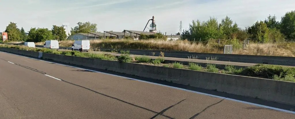 Flex in Tournus for sale Construction Photo- Image 1 of 3