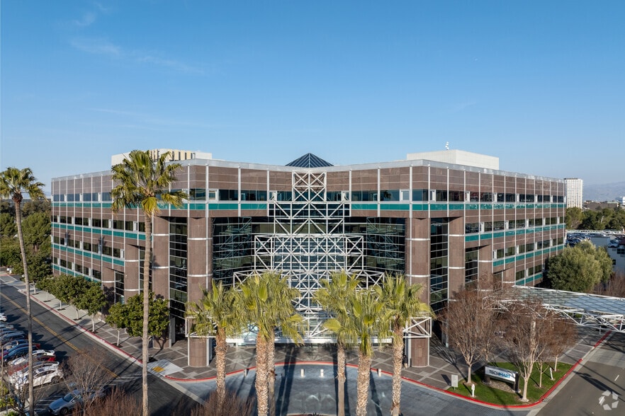 5201 Great America Pkwy, Santa Clara, CA for lease - Primary Photo - Image 1 of 30