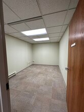 4450 Cascade Rd SE, Grand Rapids, MI for sale Interior Photo- Image 2 of 6