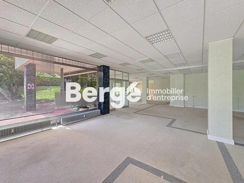 Office in Cannes for sale - Building Photo - Image 2 of 17