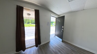 2945 Stone Hogan Connector Rd, Atlanta, GA for lease Interior Photo- Image 1 of 7