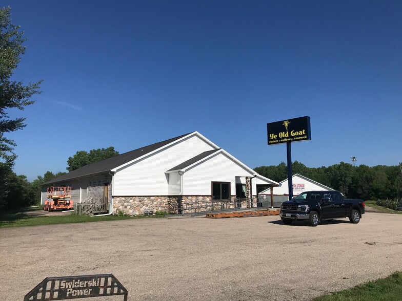 2755 Algoma Blvd, Oshkosh, WI for sale - Building Photo - Image 1 of 1