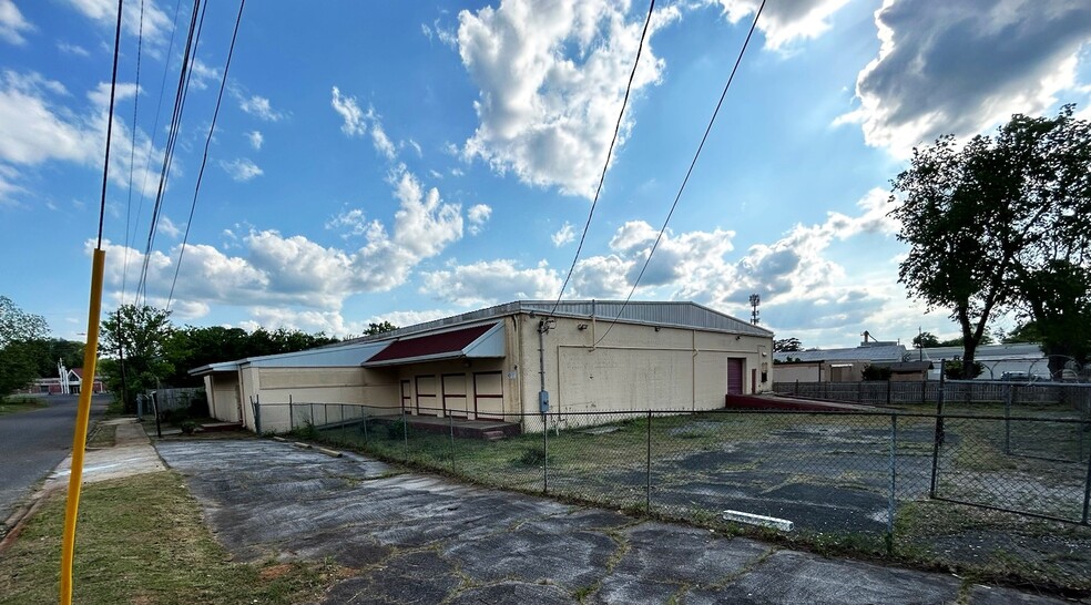 624 Goldwire Pl SW, Birmingham, AL for lease - Building Photo - Image 1 of 11