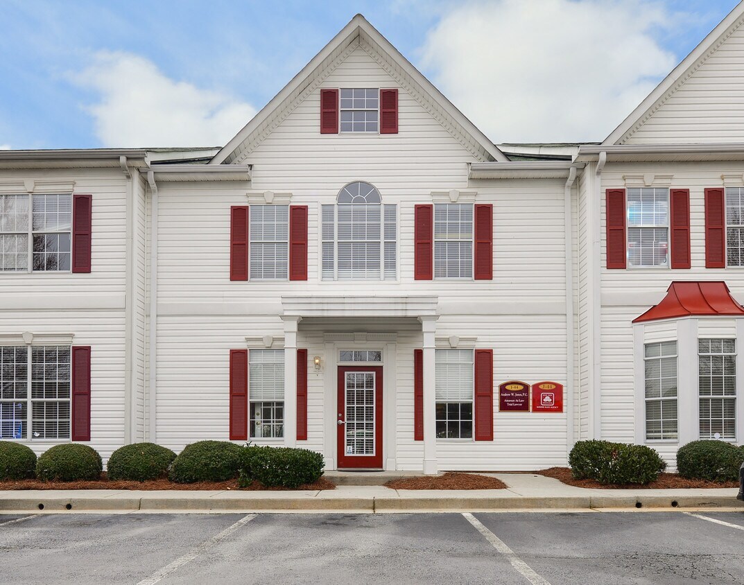 701 Whitlock Ave SW, Marietta, GA for lease Building Photo- Image 1 of 4