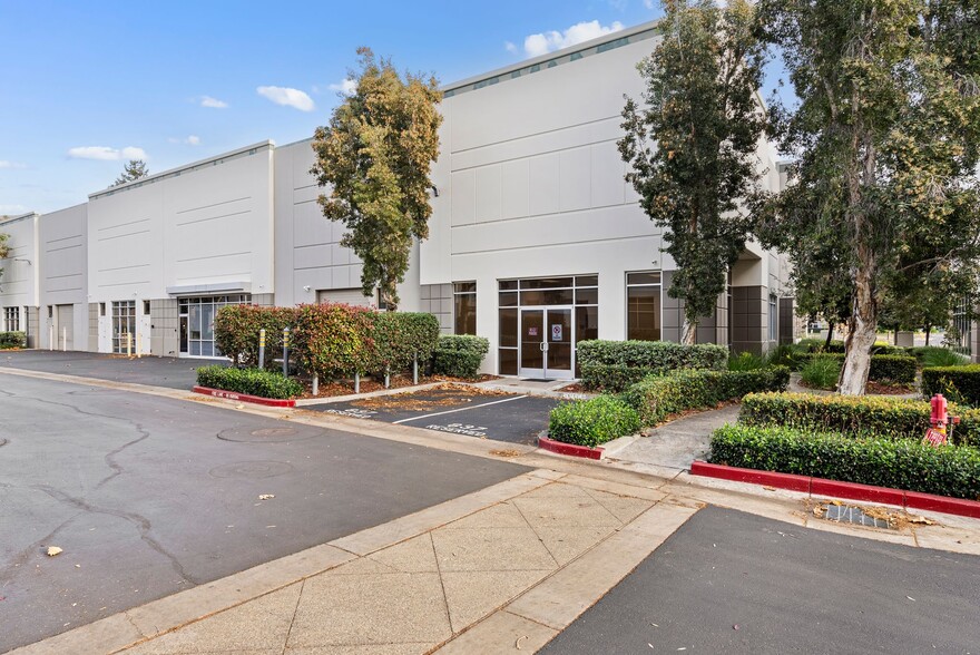 837 Corporate Way, Fremont, CA for sale - Building Photo - Image 3 of 32