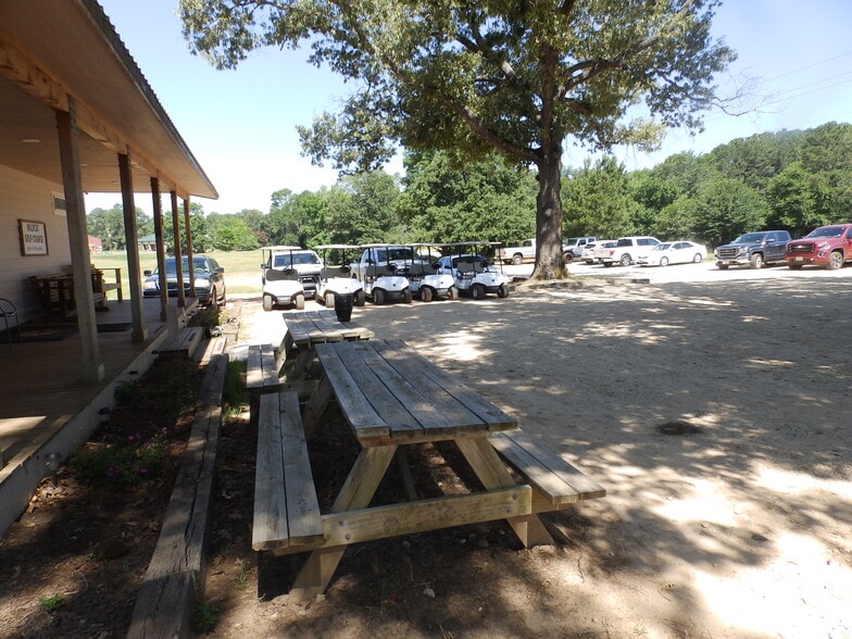 2330 Country Club Rd, Palestine, TX for sale - Building Photo - Image 3 of 77