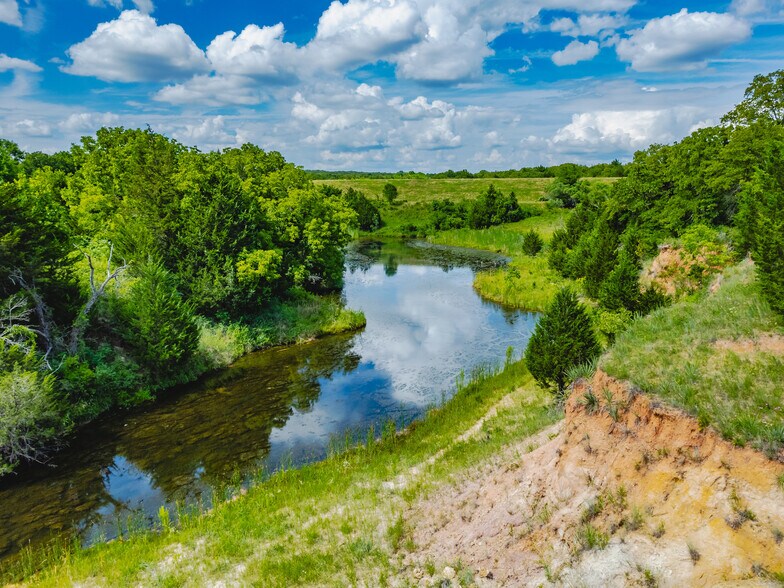 2197 Netherly Ln, Forestburg, TX for sale - Primary Photo - Image 1 of 41