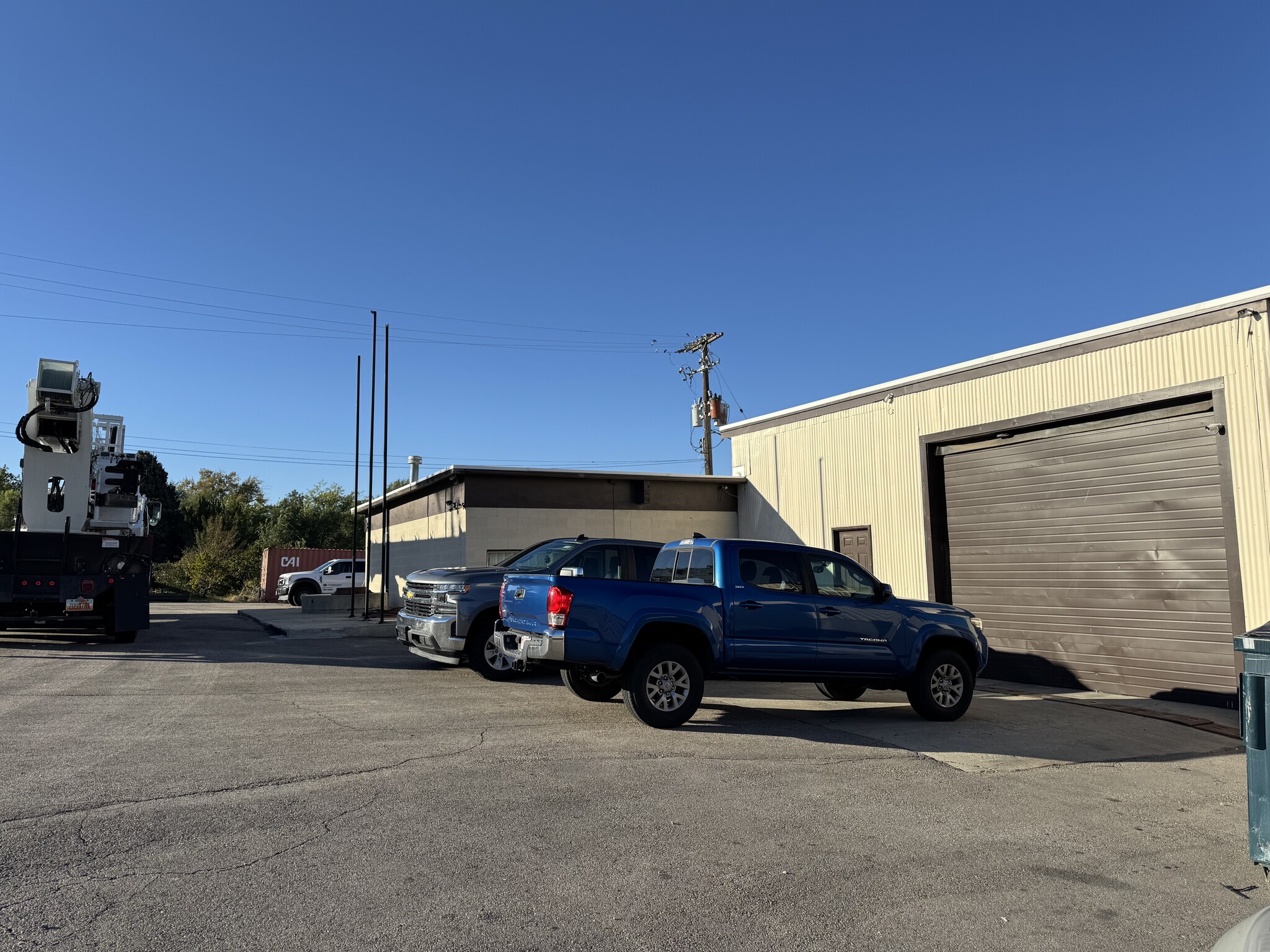 5049 S 2700 W, Roy, UT for lease Interior Photo- Image 1 of 4