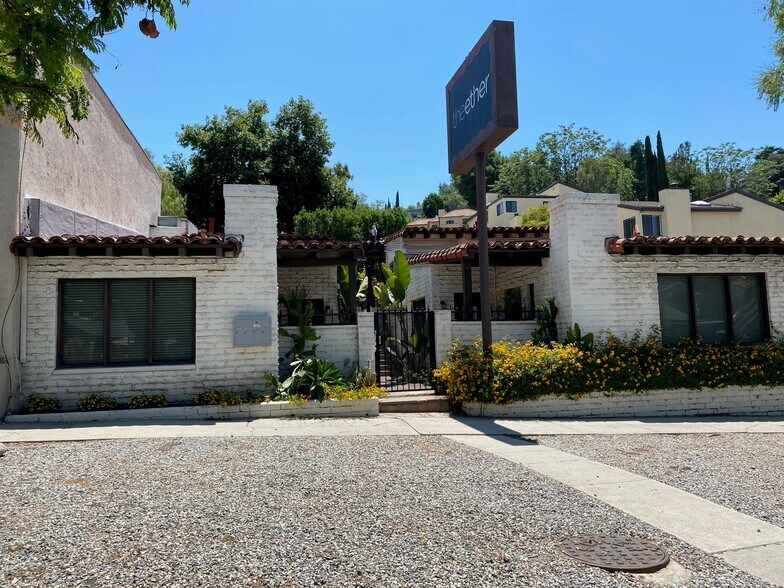 33403344 Barham Blvd, Los Angeles, CA 90068