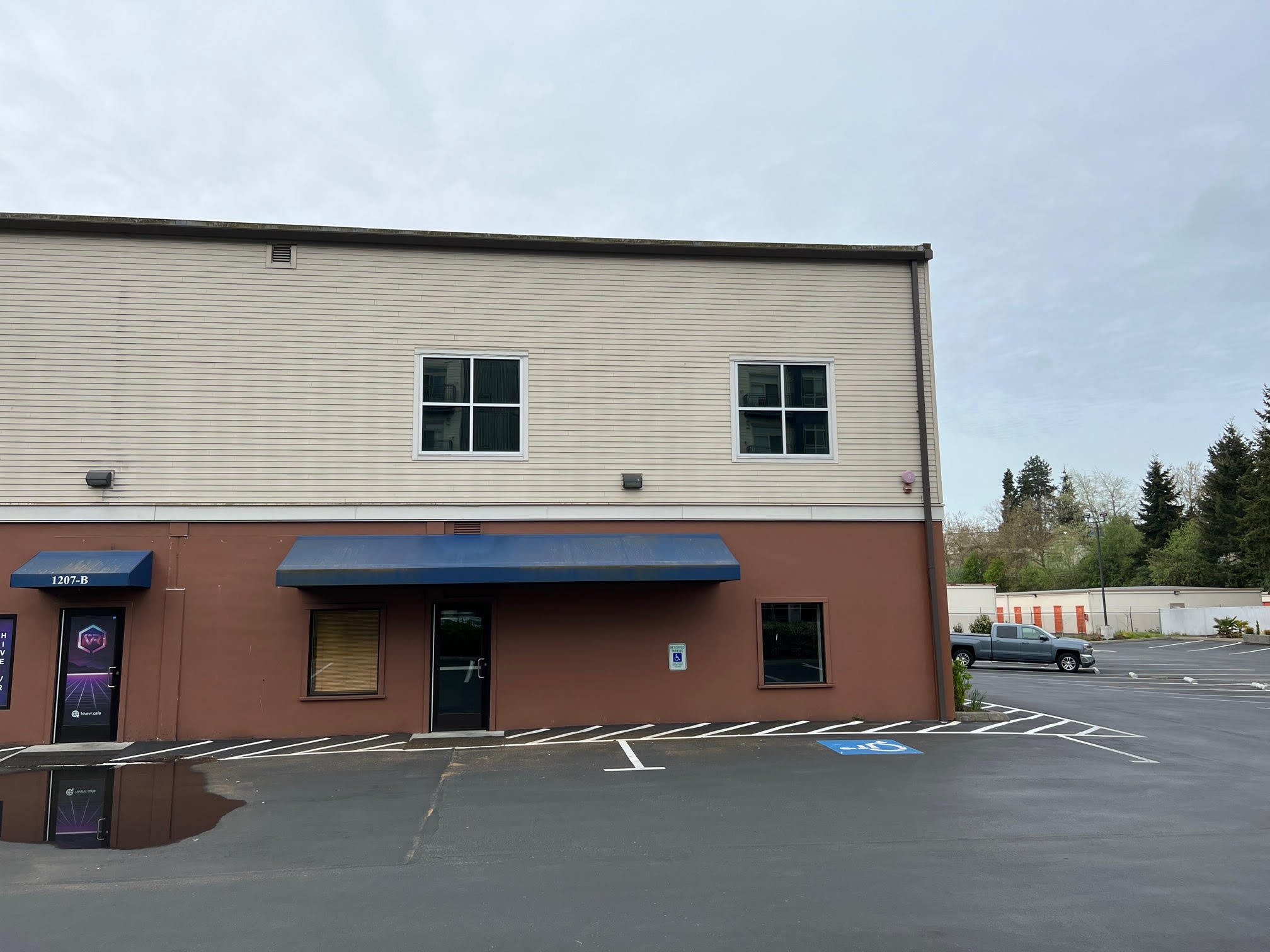 1207 N 152nd St, Shoreline, WA for lease Building Photo- Image 1 of 12