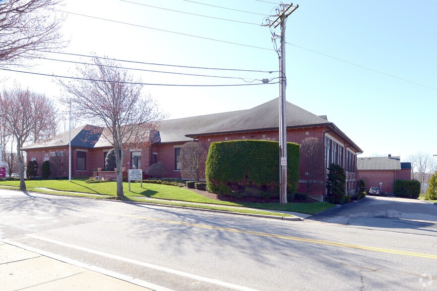 310 Maple Ave Barrington Ri 02806 Coworking Space On Loopnet Com