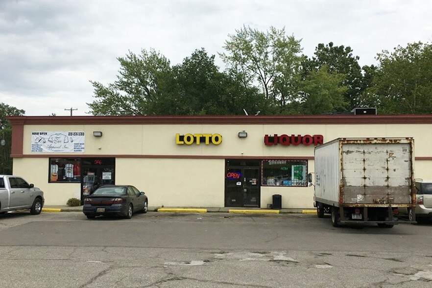 2817 S Dort Hwy, Flint, MI for sale - Building Photo - Image 1 of 1