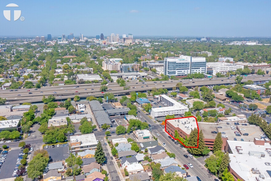 1315 Alhambra Blvd, Sacramento, CA for lease - Building Photo - Image 2 of 11