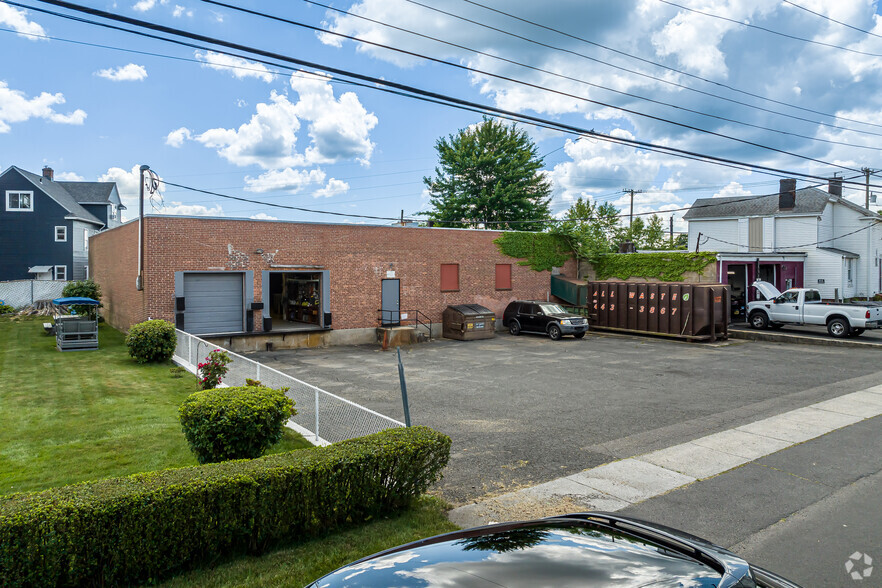 453 New Park Ave, West Hartford, CT for lease - Building Photo - Image 3 of 7