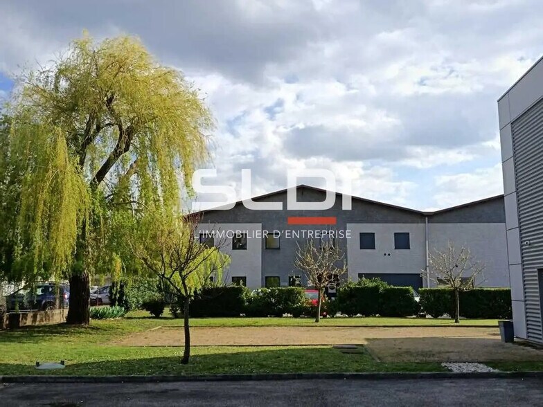 Flex in Décines-Charpieu for sale - Building Photo - Image 1 of 22