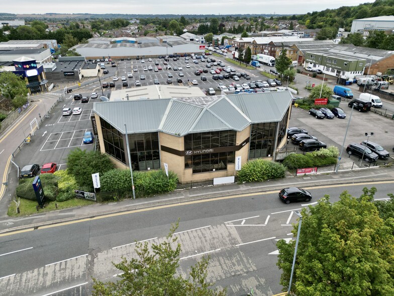 Skimpot Rd, Luton, LU4 0DN - Perrys Car Dealership | LoopNet