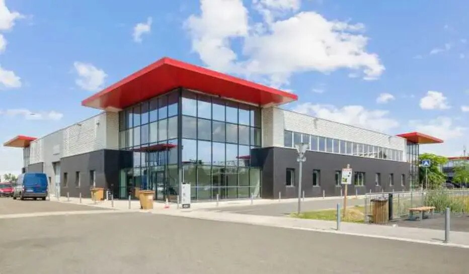 Office in La Courneuve for lease Building Photo- Image 1 of 13