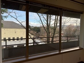 3301 Burke Ave N, Seattle, WA for lease Interior Photo- Image 2 of 2