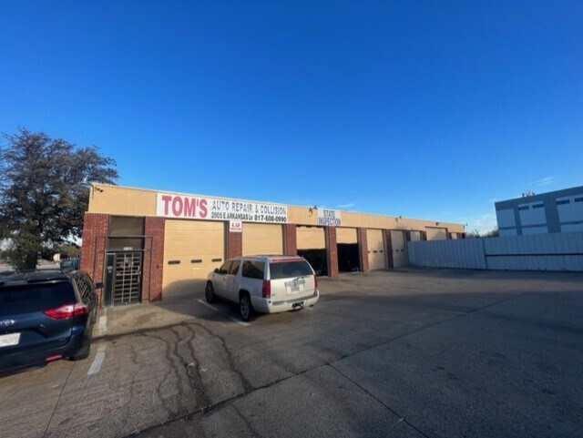 2905 Arkansas Ln, Arlington, TX for sale - Building Photo - Image 1 of 1