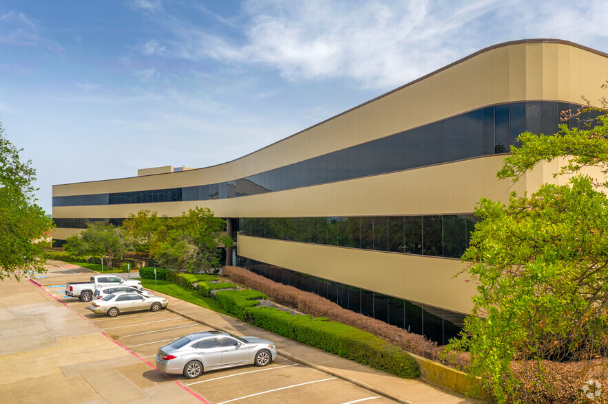 1200 W Walnut Hill Ln, Irving, TX for lease - Building Photo - Image 1 of 9