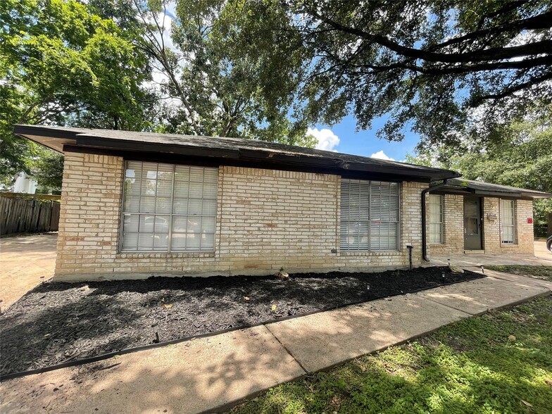 7315 Housman, Houston, TX for lease - Building Photo - Image 3 of 31