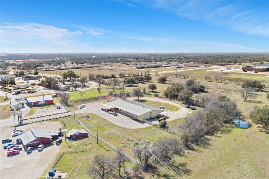1220 Robertson Rd, Salado, TX for sale - Building Photo - Image 1 of 1