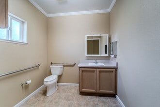642 Bridge St, Yuba City, CA for sale Interior Photo- Image 2 of 25