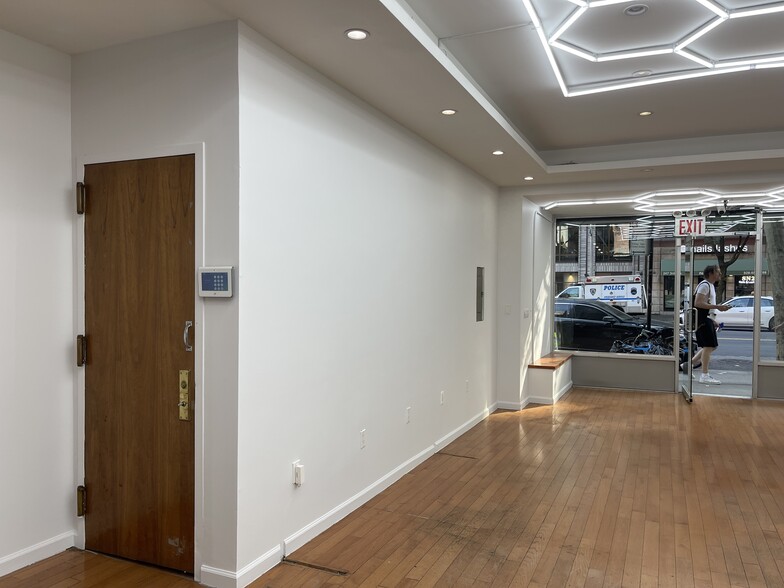 250 3rd Ave, New York, NY for lease - Interior Photo - Image 2 of 9