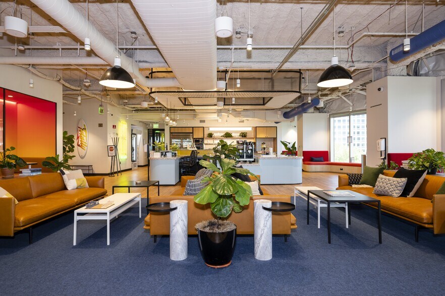 333 W San Carlos St, San Jose, CA for lease - Interior Photo - Image 1 of 26