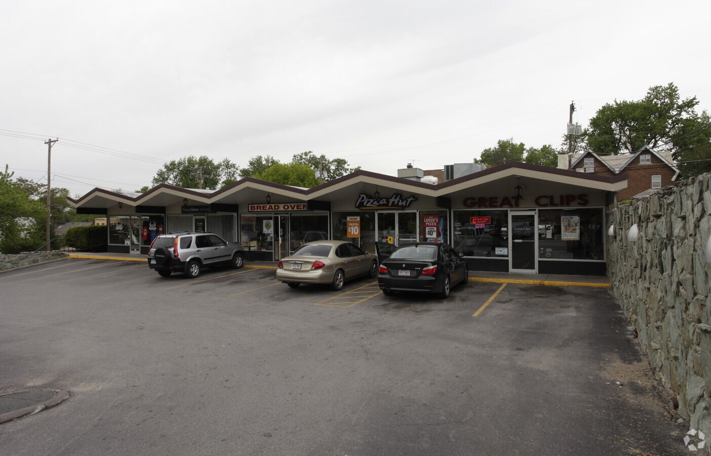 50225030 Underwood Ave, Omaha, NE 68132