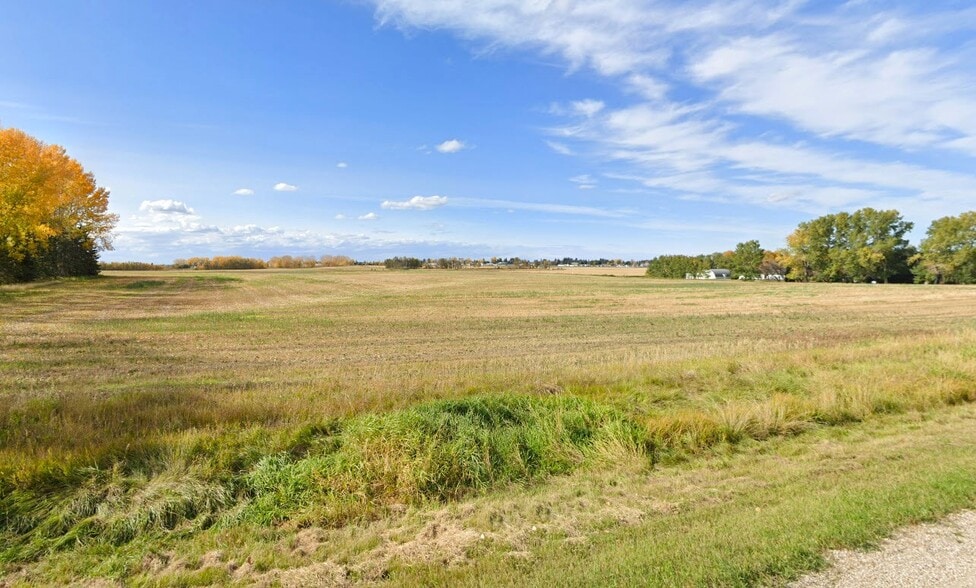 Range Road 283, Innisfail, AB for sale - Building Photo - Image 1 of 1