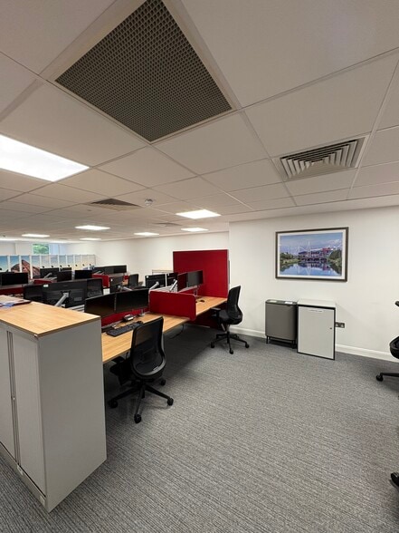 14 St Andrews Cres, Cardiff for lease - Building Photo - Image 2 of 11