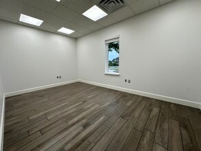 15113 Traditions Lake Pky, Edmond, OK for lease Interior Photo- Image 2 of 4