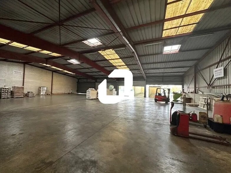 Industrial in Garges-lès-Gonesse for sale - Interior Photo - Image 2 of 9