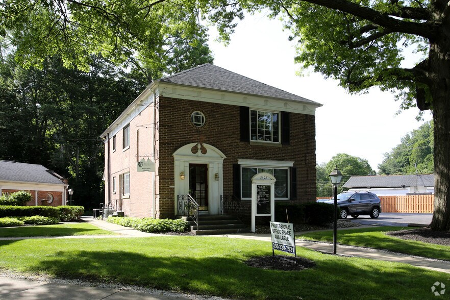 2108 Braewick Cir, Akron, OH for sale - Primary Photo - Image 1 of 1