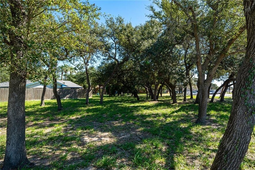 2917 Lovers Ln, Ingleside, TX for sale - Building Photo - Image 3 of 4