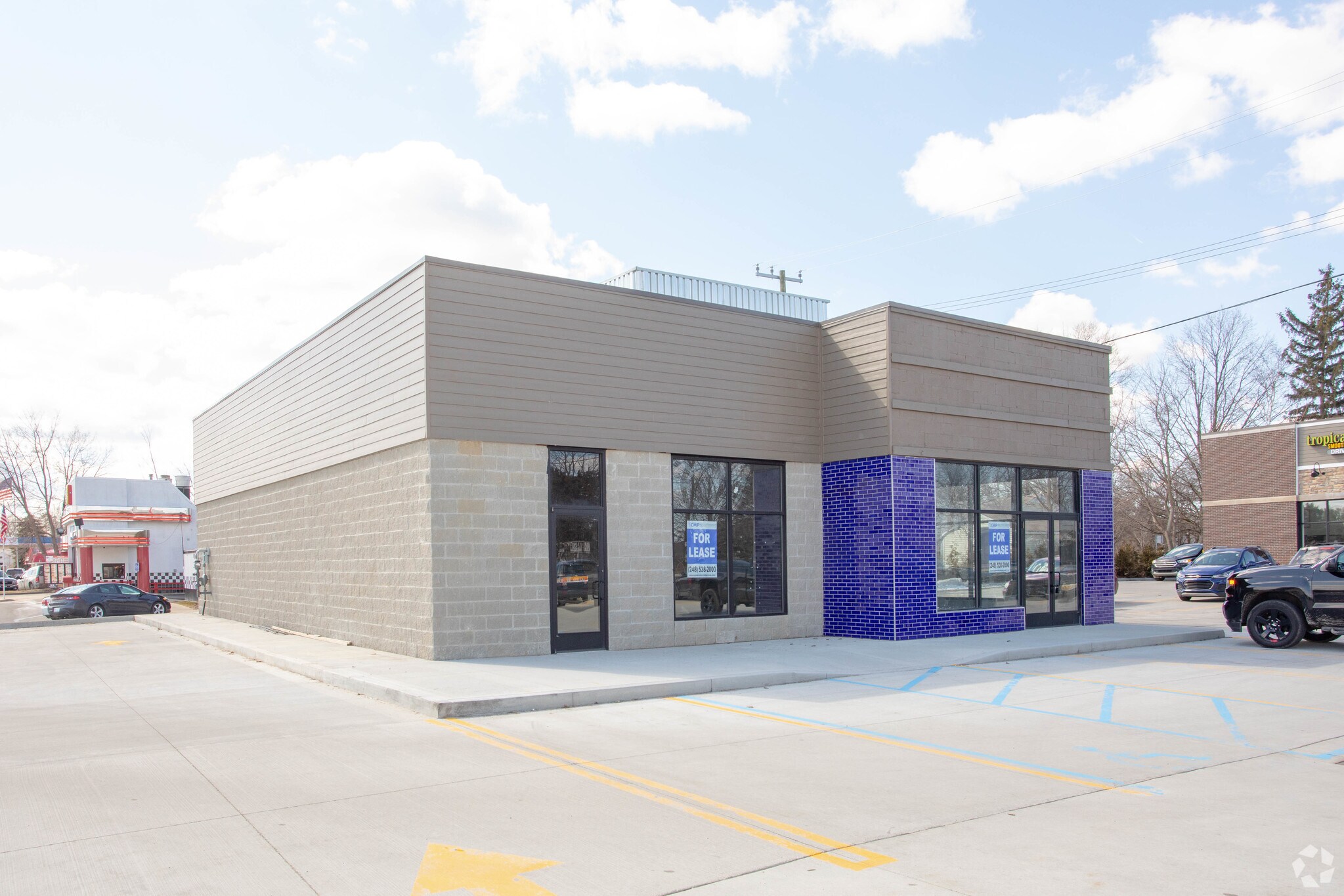 858 S Main St, Lapeer, MI for sale Primary Photo- Image 1 of 1