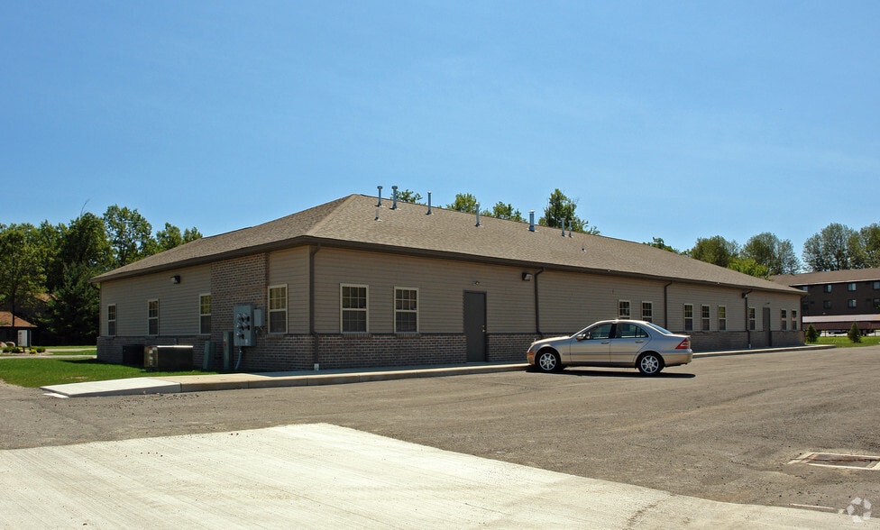 134 Westchester Dr, Youngstown, OH for sale - Building Photo - Image 2 of 2