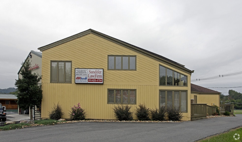 320 Wears Valley Rd, Pigeon Forge, TN for sale - Building Photo - Image 3 of 5