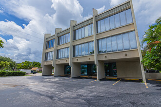 5555 Hollywood Blvd, Hollywood, FL for lease Building Photo- Image 2 of 24