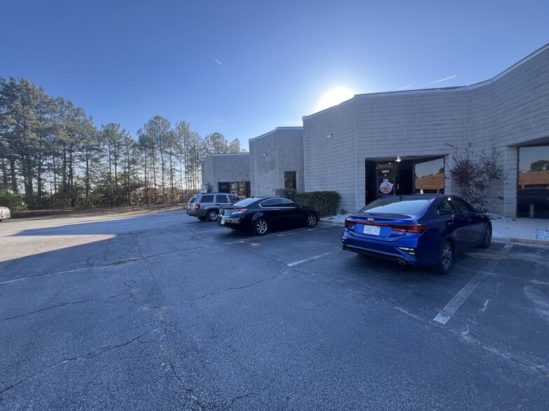 2501-2513 Park Central Blvd, Decatur, GA for lease - Building Photo - Image 2 of 6