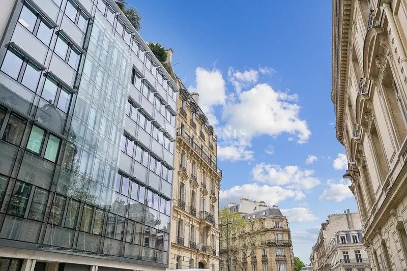 Office in Paris for lease - Building Photo - Image 1 of 9