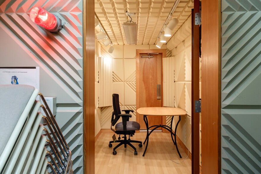 1315 Cornwall Ave, Bellingham, WA for lease - Interior Photo - Image 2 of 11